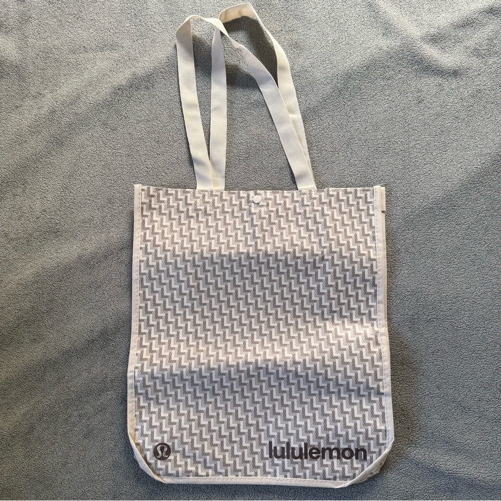 Lululemon Reusable Bag (Large) - Picture 2 of 5
